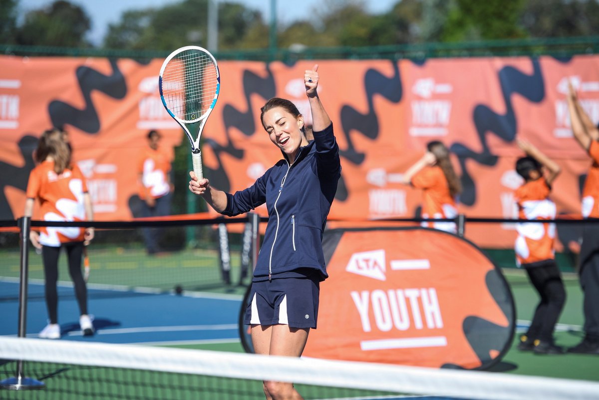 Vítězka US Open Emma Raducanuová si zahrála s vévodkyní Kate