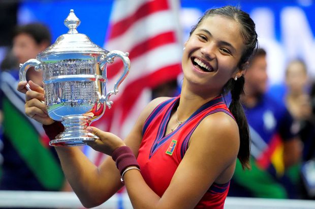 Emma Raducanuová na US Open loni šokovala tenisový svět Emma Raducanuová na US Open loni šokovala tenisový svět