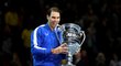 Po zápase s Tsitsipasem převal Nadal trofej pro hráče, který zakončí rok v žebříčku ATP jakožto světová jednička