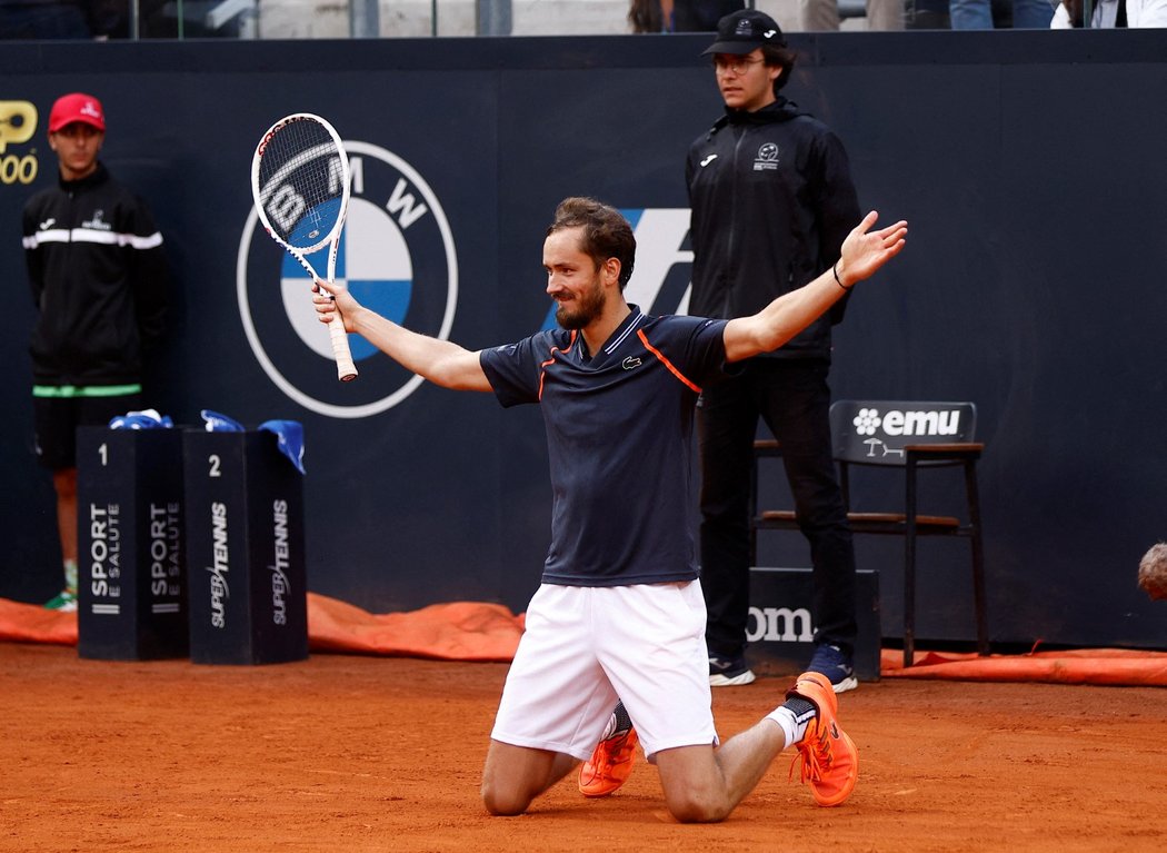 Daniil Medveděv ve finále Masters v Římě porazil Holgera Runeho
