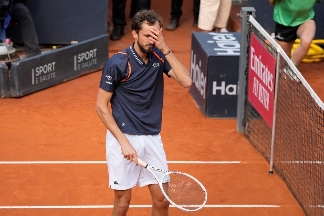 Daniil Medveděv ve finále Masters v Římě porazil Holgera Runeho