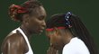 Serena a Venus Williamsovy v utkání proti Lucii Šafářové a Barboře Strýcové