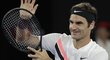 Roger Federer slaví vítězství nad Tomášem Berdychem