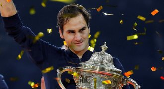 Magický milník za dveřmi, Connors na dohled. Federer má stále co dokazovat