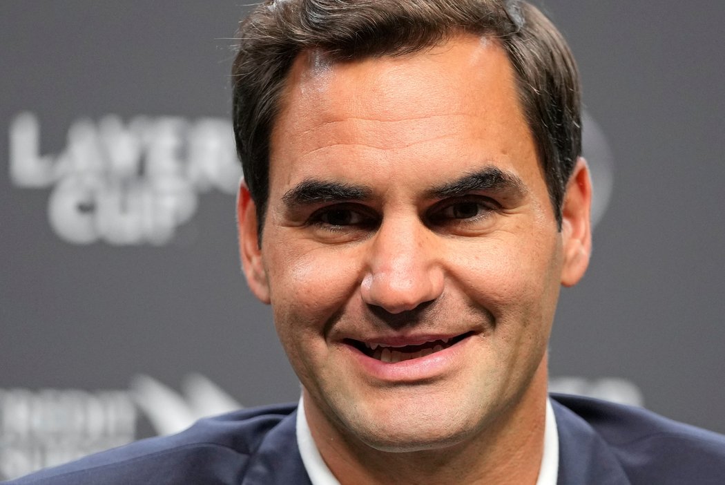 Federerovu rozlučku narušil ekologický aktivista, který se na kurtu zapálil