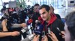 Roger Federer odpovídá na otázky novinářů