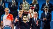Roger Federer se v Basileji dočkal 99. trofeje v kariéře. Magická stovka je nyní na dosah, ke všemu se Švýcar přiblížil rekordu Jimmyho Connorse