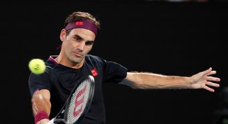 Rok bez zápasu a pořád mezi elitou. Jak se Federer drží v TOP 10?