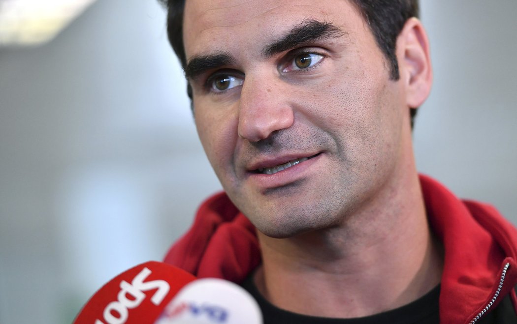 Roger Federer v rozhovoru s novináři po svém příletu do Prahy