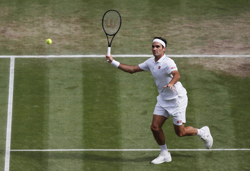 Roger Federer v souboji s Polákem Hurkaczem