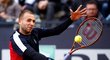 Brit Dan Evans rovněž nebyl s míčky spokojen