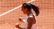 Ruska Darja Kasatkinová slaví vítězství nad krajankou Kuděrmětovovou v Roland Garros, na Wimbledonu už se ukázat nemohly