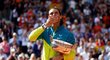 Rafael Nadal s trofejí pro vítěze Roland Garros