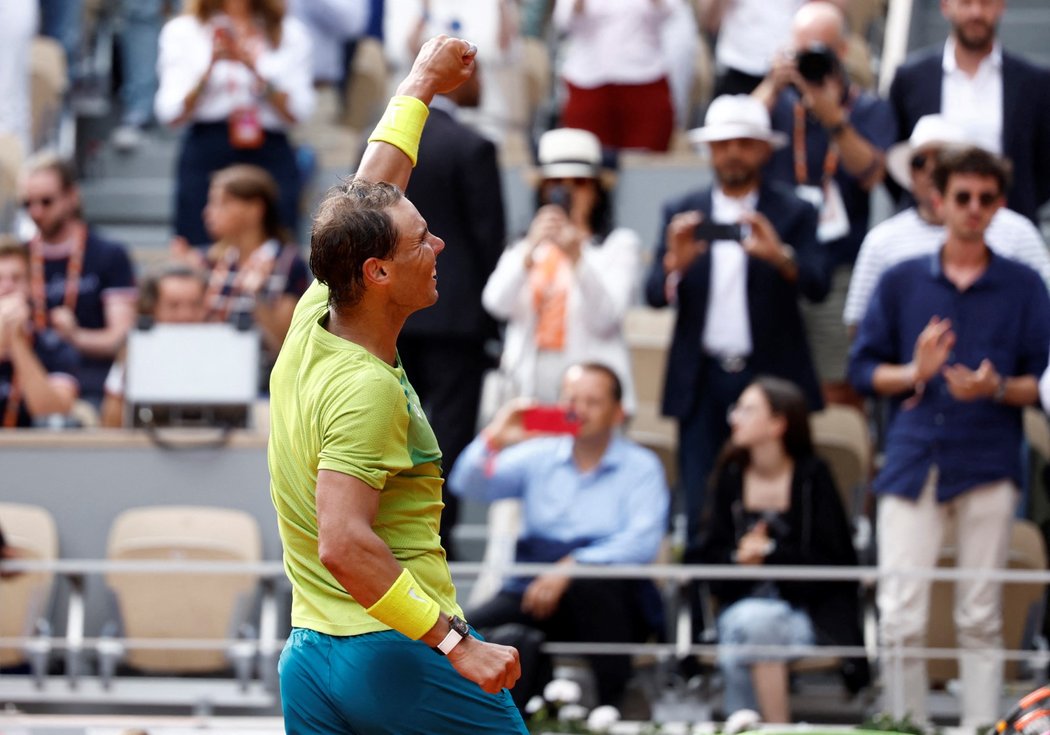 Rafael Nadal slaví zisk 14. titulu z Roland Garros a 22. grandslamového titulu celkově