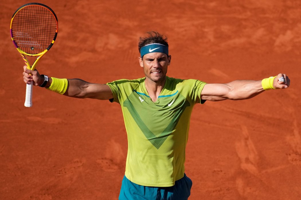 Rafael Nadal slaví postup na Roland Garros