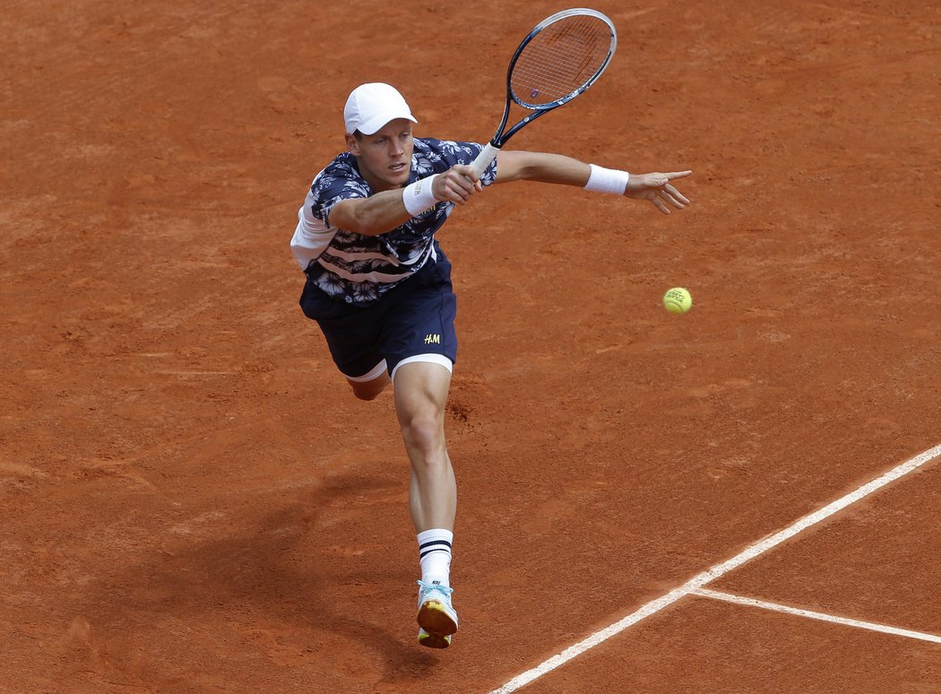 Tomáš Berdych v zápase druhého kola French Open