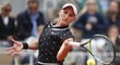 Markéta Vondroušová v akci ve finále Roland Garros proti Ashleigh Bartyové z Austrálie