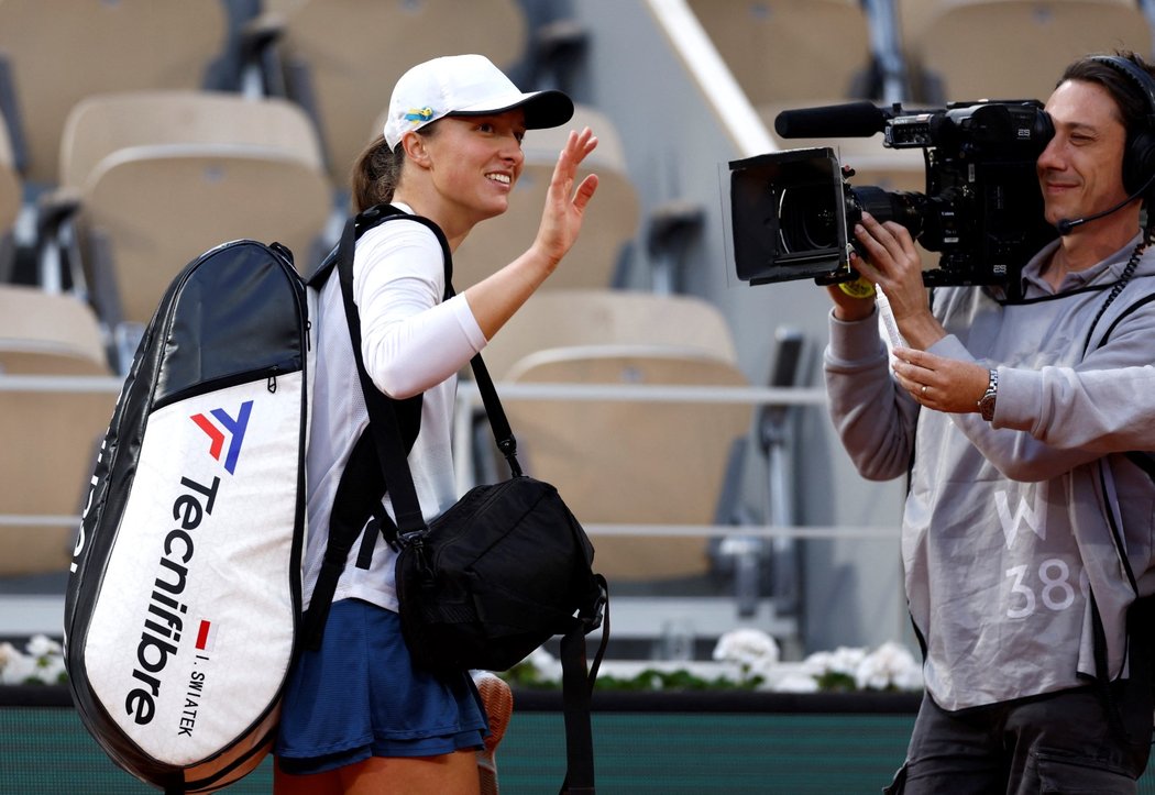 Iga Šwiateková musela v osmifinále Roland Garros otáčet, slaví ale 32. výhru v řadě