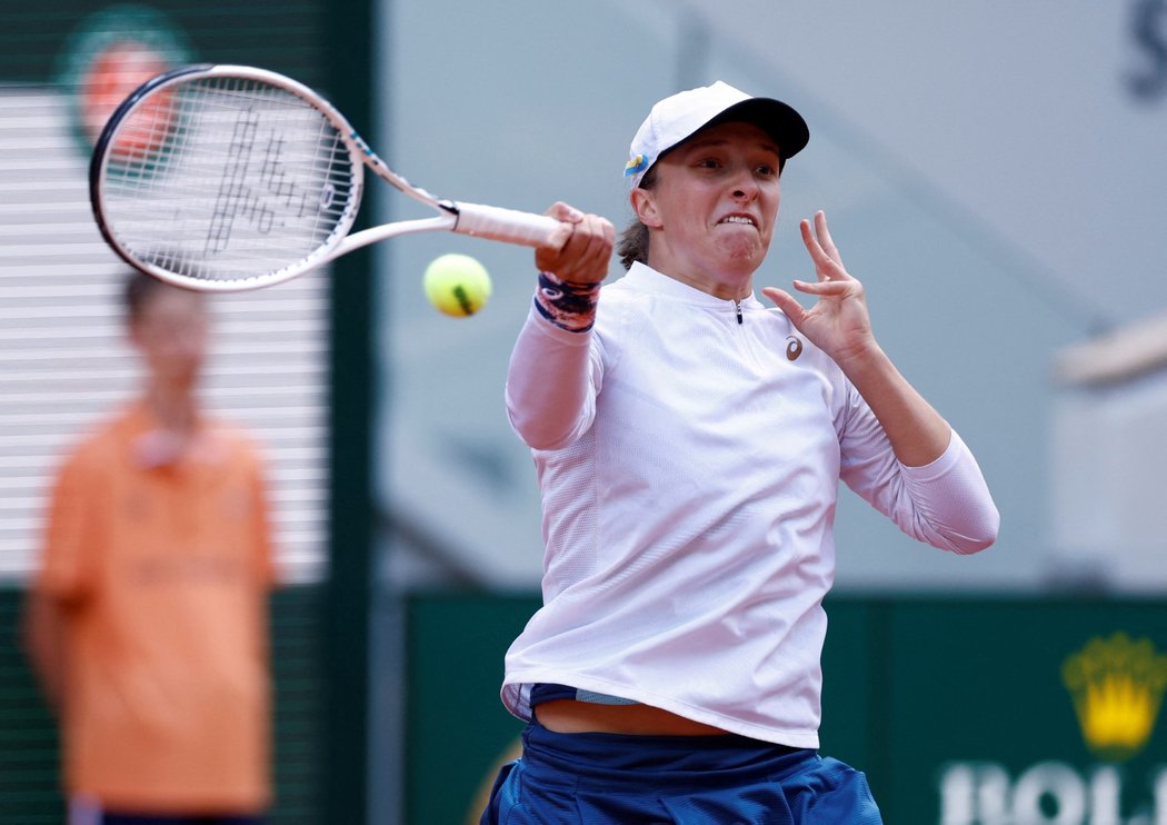 Iga Šwiateková musela v osmifinále Roland Garros otáčet, slaví ale 32. výhru v řadě