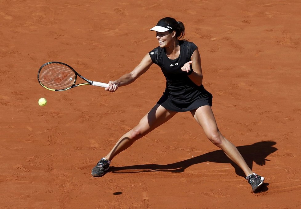 Srbská tenistka marně hledala na Šafářovou zbraň.
