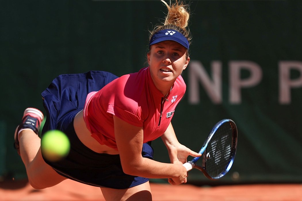 Linda Nosková ve druhém kole Roland Garros proti Jeleně Rybakinové
