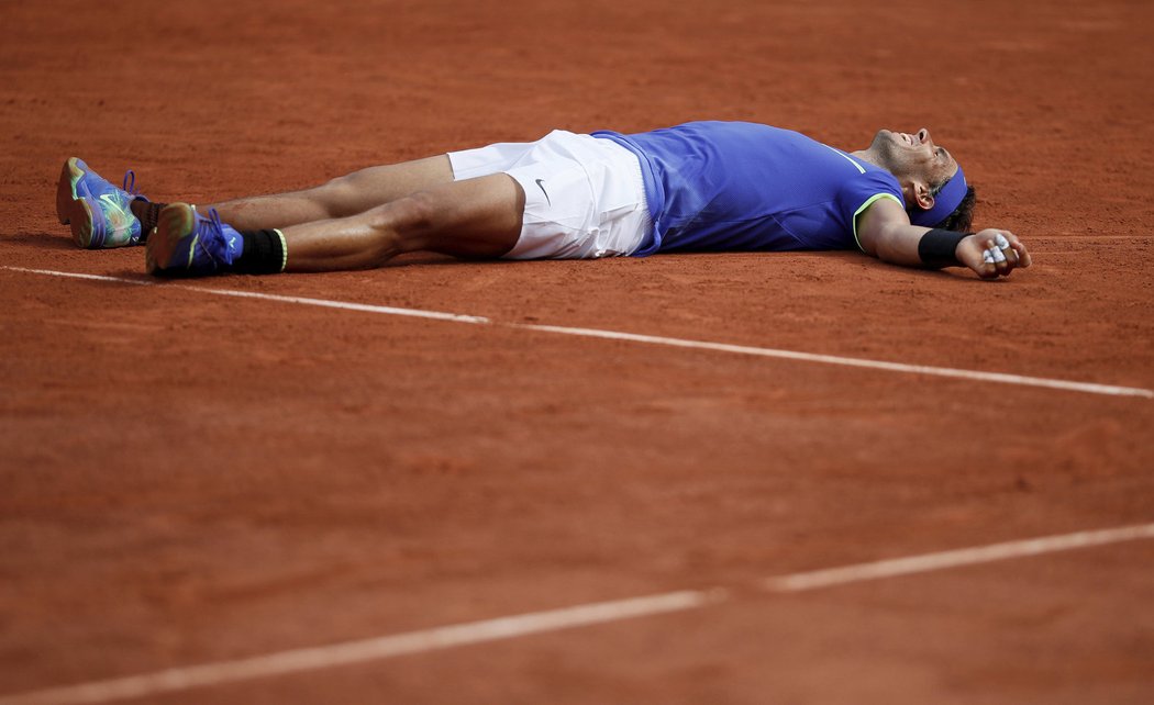 Hotovo! Rafael Nadal podesáté ovládl Roland Garros