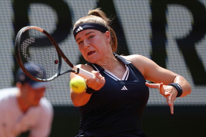 Roland Garros ONLINE: Bouzková i Muchová končí ve třetím kole, poslední nadějí je Menšík Roland Garros ONLINE: Bouzková i Muchová končí ve třetím kole, poslední nadějí je Menšík