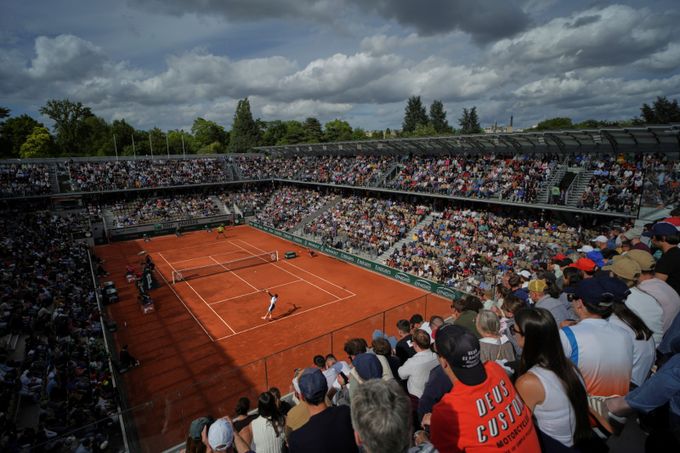 Atmosféra houstne. Tenisté se dohodli, jak Roland Garros potrestají za nízké prize money Atmosféra houstne. Tenisté se dohodli, jak Roland Garros potrestají za nízké prize money