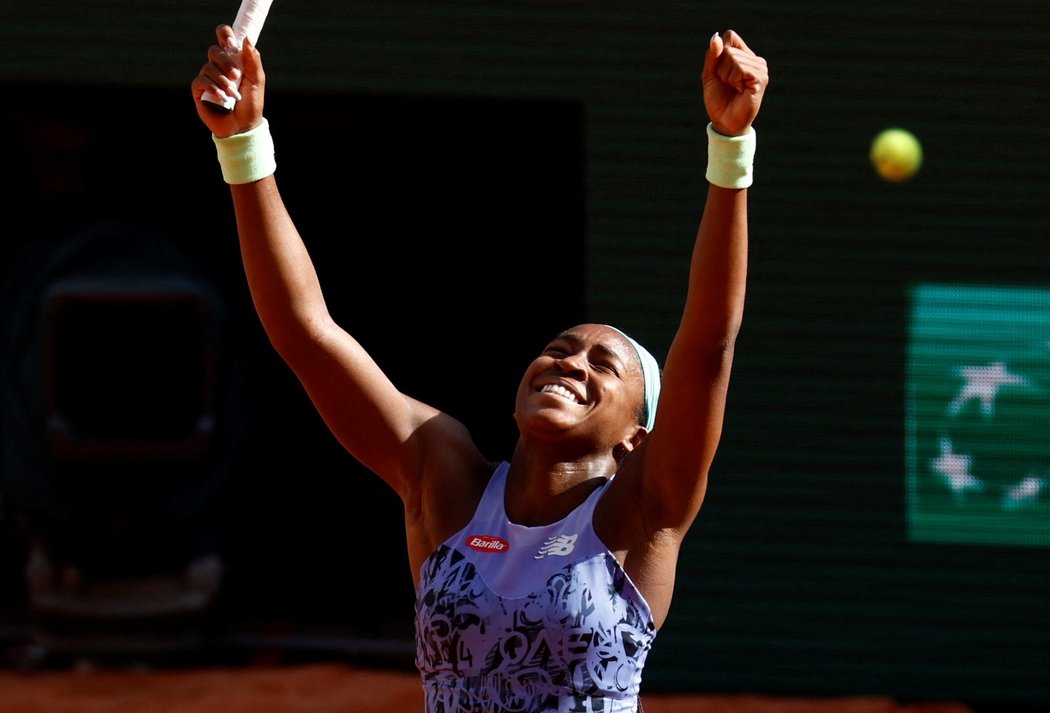 Tenistka Coco Gauffová útočí na double na Roland Garros