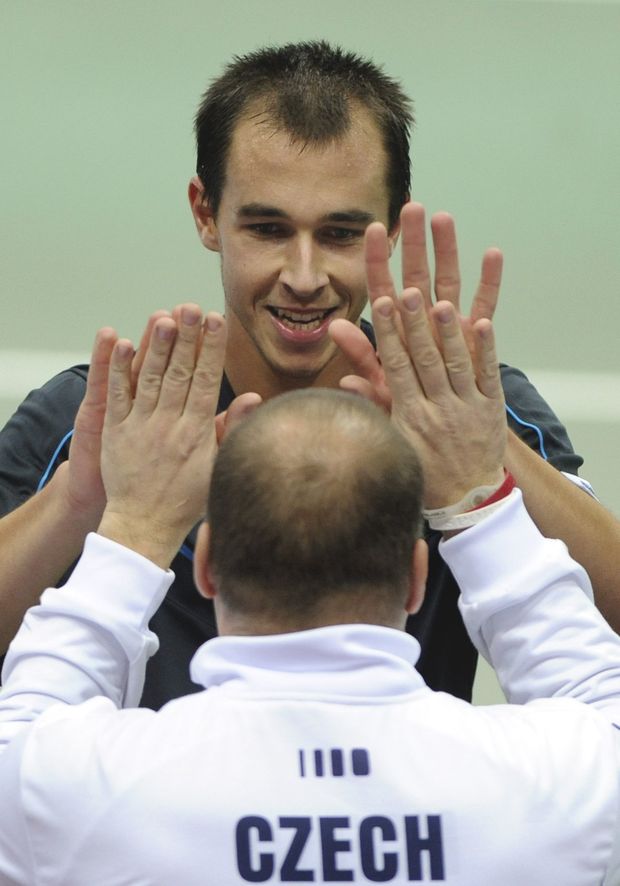 Lukáš Rosol se raduje z výhry nad Seppim. Lukáš Rosol se raduje z výhry nad Seppim.