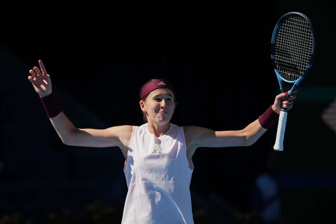 Česká senzace v Pekingu, Bartůňková přejela Sabalenkovou! Největší výhra kariéry Česká senzace v Pekingu, Bartůňková přejela Sabalenkovou! Největší výhra kariéry