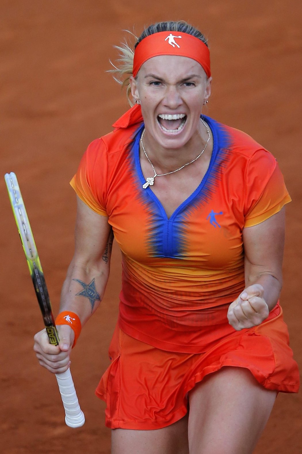 Světlana Kuzněcovová porazila po Petře Kvitové i Lucii Šafářovou a postoupila mezi osm nejlepších tenistek French Open