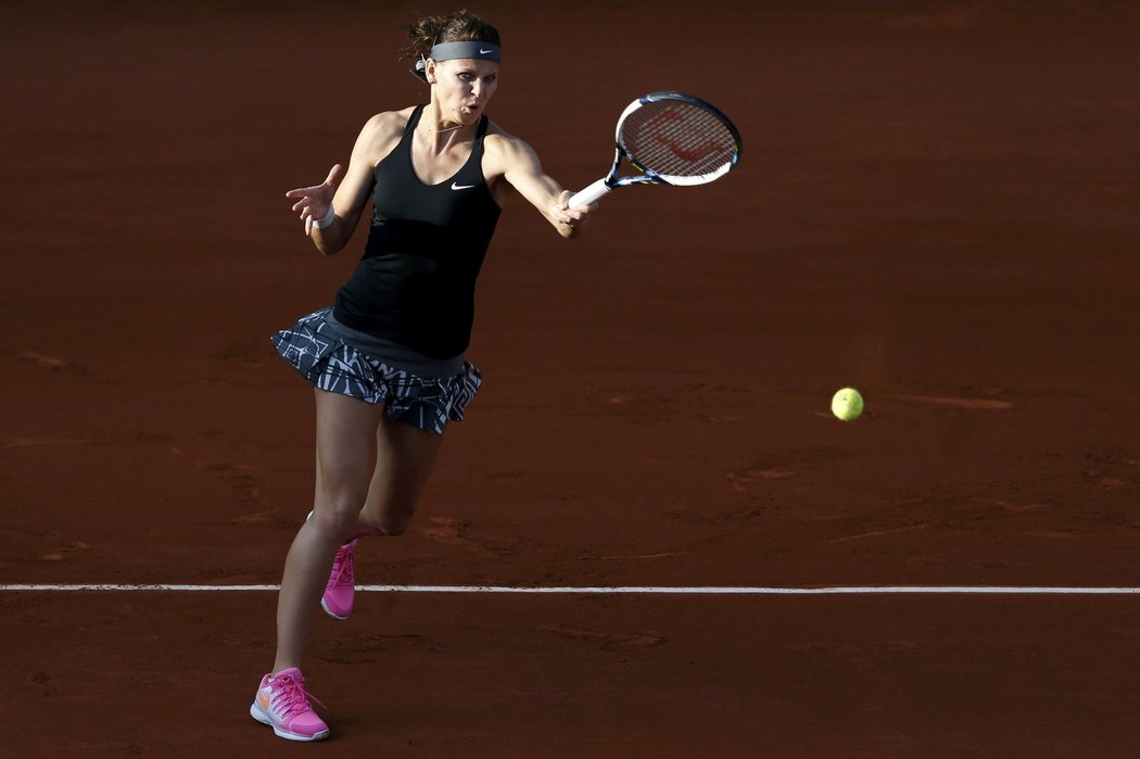 Lucie Šafářová prohrála s Ruskou Světlanou Kuzněcovovou 3:6 4:6 a na French Open končí