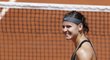 Lucie Šafářová porazila jedenáctou nasazenou Anu Ivanovičovou ze Srbska 6:3, 6:3 a postoupila do osmifinále grandslamového French Open