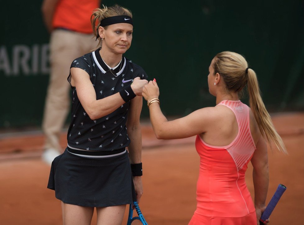 Lucie Šafářová odehrála v Paříži po boku Dominiky Cibulkové poslední zápas své kariéry.