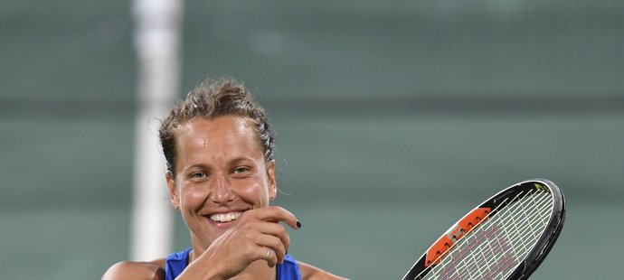 Barbora Strýcová během vítězného duelu nad sestrami Williamsovými během olympiády v Riu