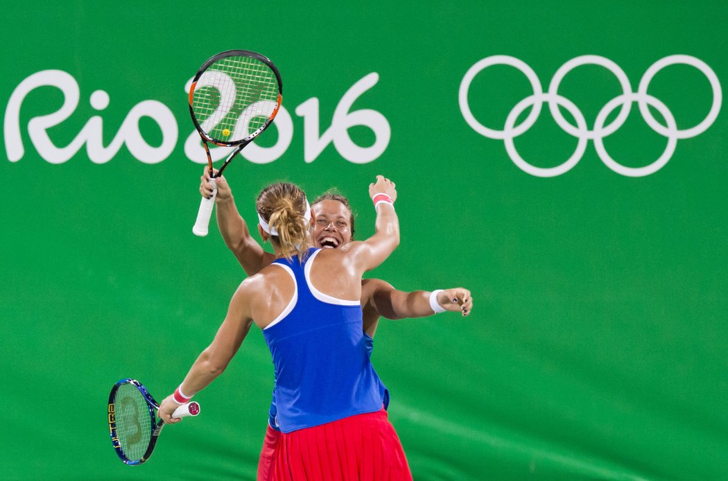 Česká radost! Barbora Strýcová a Lucie Šafářová na OH v Riu senzačně vyřadily sestry Williamsovy