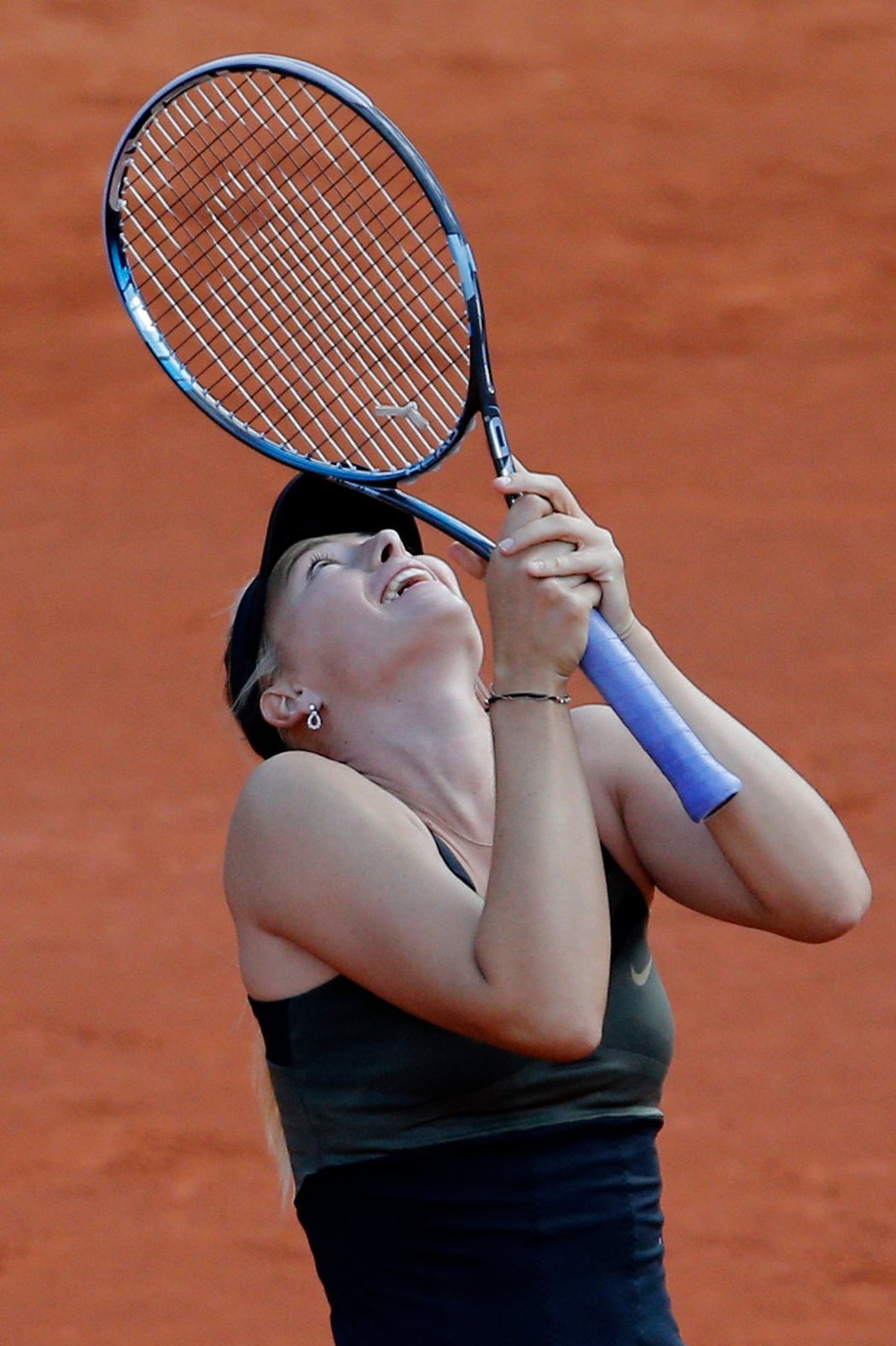 Šarapovová se raduje z vítězství v semifinále French Open nad Petrou Kvitovou