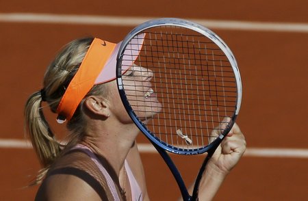 Maria Šarapovová slaví postup do finále French Open