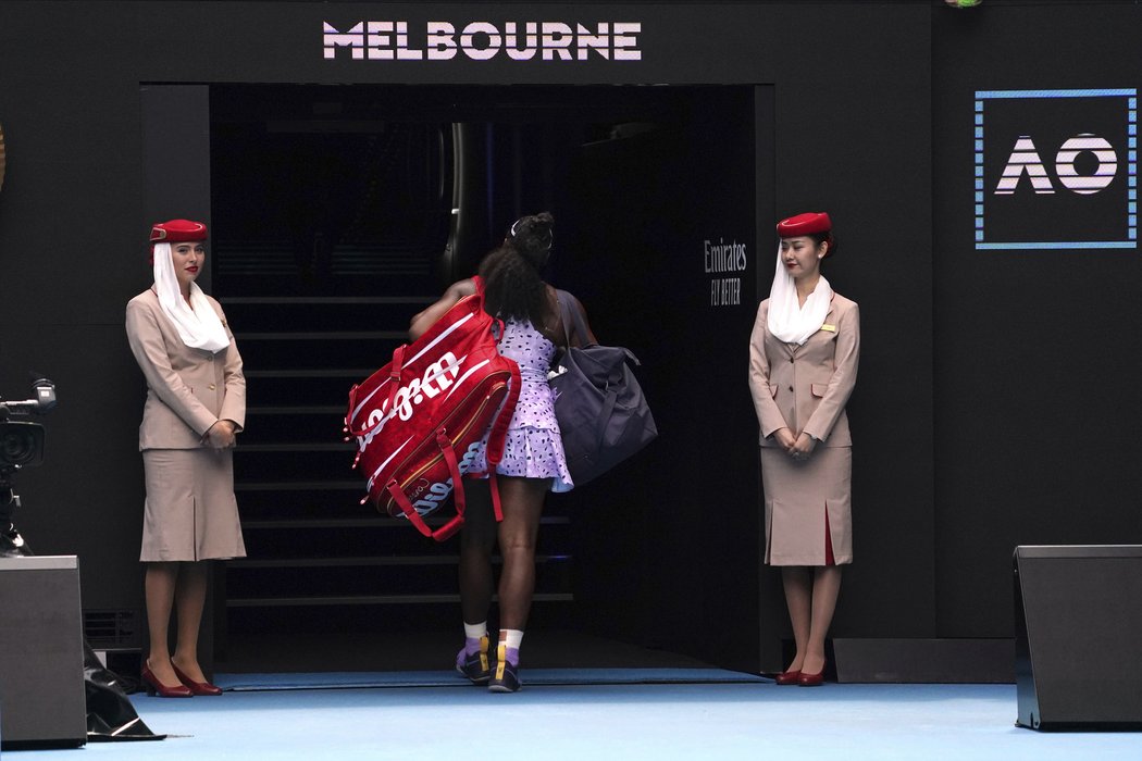 Serena Williamsová vypadla nečekaně již ve třetím kole Australian Open.