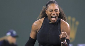 Serena po mateřské pauze zvítězila, v Indian Wells jde dál i Siniaková