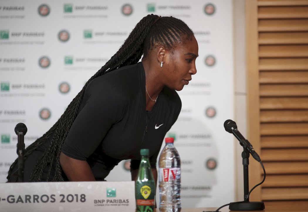 Serena Williamsová odstoupila z Roland Garros.