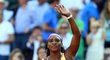 Serena Williamsová děkuje divákům po vítězném semifinále
