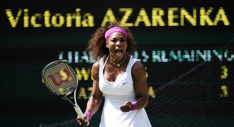 Serena Williamsová porazila Azarenkovou, ve finále jí čeká Radwaňská