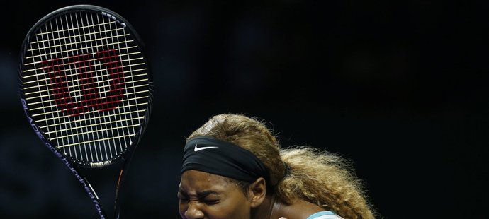 Nešlo to. Světová jednička Serena Williamsová prohrála s Rumunkou Halepovou hladce 0:2 na sety