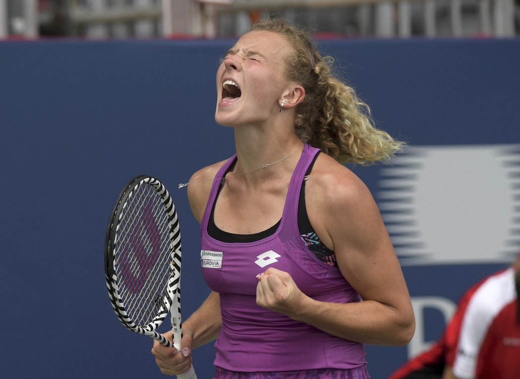 Kateřina Siniaková potvrdila v prvním kole generálky na US Open v newyorském Bronxu roli žebříčkové favoritky a porazila 6:3, 6:2 Číňanku Wang Ja-fan.