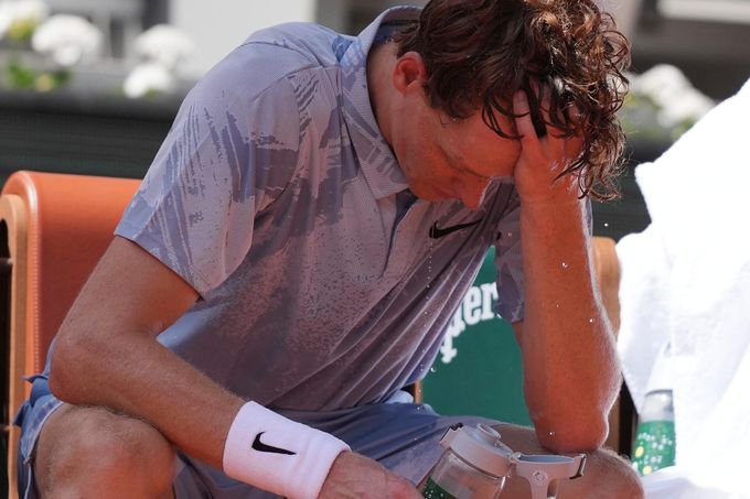 Šok šoků na Roland Garros! Sinner se uvařil ve výhni. Zasloužil si vyhrát, řekl soupeř Šok šoků na Roland Garros! Sinner se uvařil ve výhni. Zasloužil si vyhrát, řekl soupeř