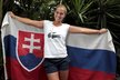 Dominika Cibulková pózuje se slovenskou vlajkou