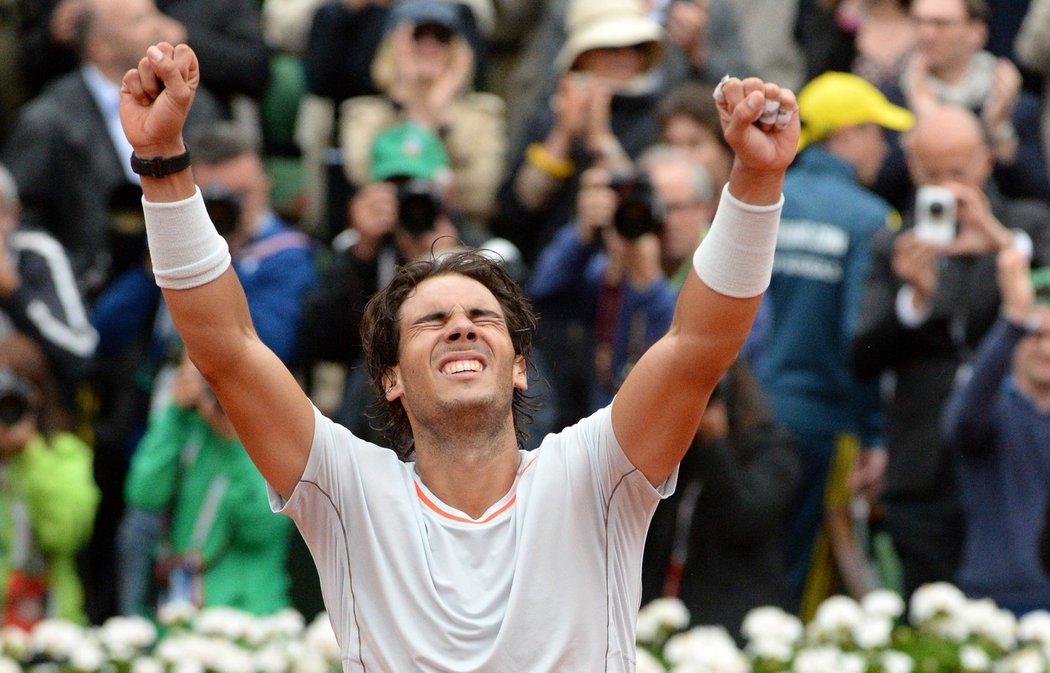 Rafael Nadal krátce poté, co začal slavit osmý triumf na French Open