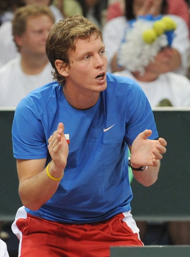 Tomáš Berdych usilovně svého kolegu povzbuzoval. Tomáš Berdych usilovně svého kolegu povzbuzoval.